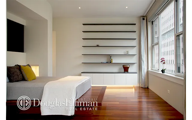 Sold by Douglas Elliman | media 8