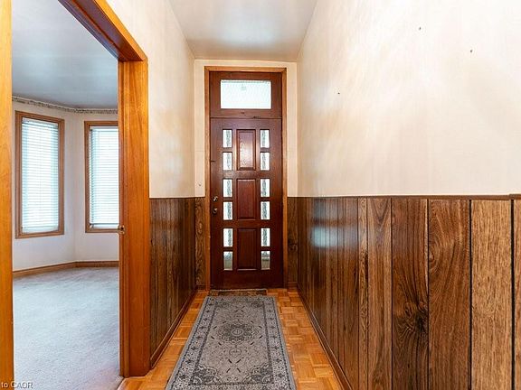 4th image of 205 Markham St