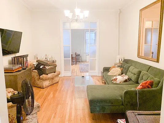 Rented by Ulas Real Estates Inc | media 49