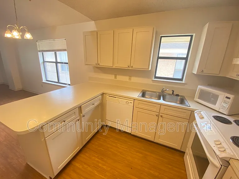 5131 Butter Creek Ln #206 — Photo 4