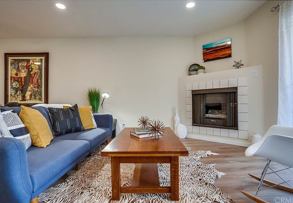 1st image of 445 W 6th St Unit 205
