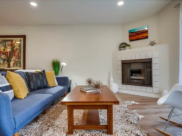445 W 6th St Unit 205, Long Beach, CA 90802