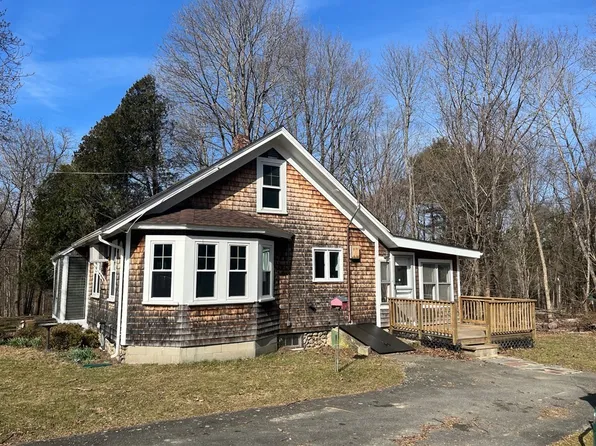 372 Plymouth St, Middleboro, MA 02346