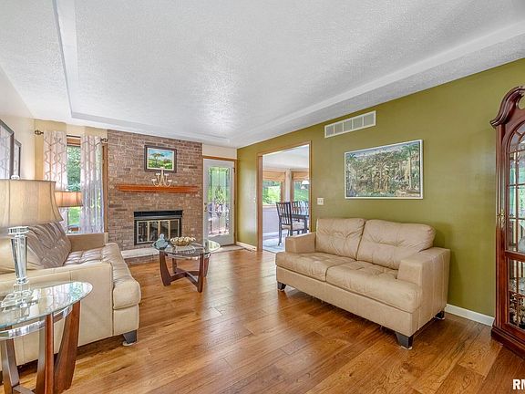 2nd image of 4809 Taylor St