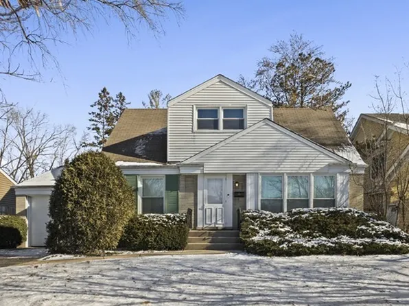 1021 Cedar Ln, Northbrook, IL 60062