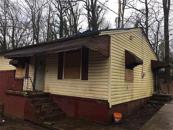 2nd image of 927 Natham Dr SE