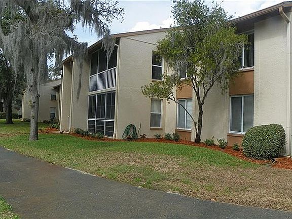 4th image of 13122 Slash Pine Dr APT E2