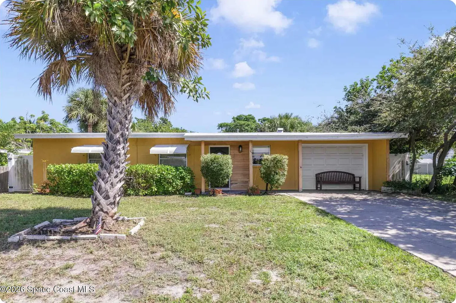 3 bed, 2.0 bath, 960 sqft, $4,200 — Photo 1