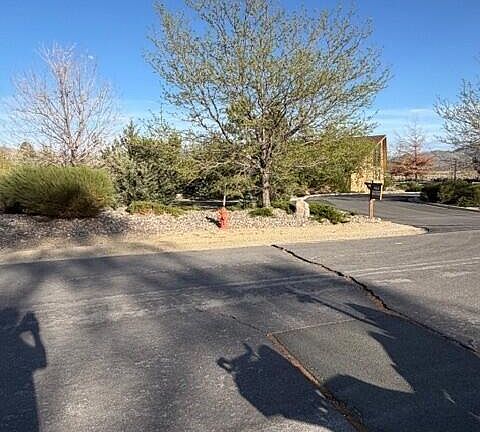 2nd image of 5460 Lynnett Ln