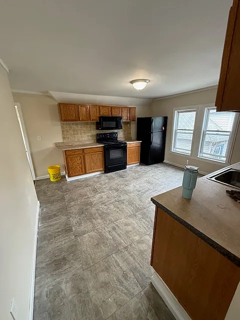 3 bed, $1,500 — Photo 2