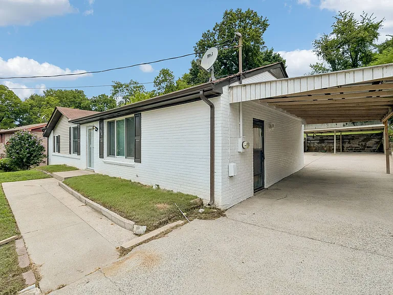 124 Denise Dr — Photo 25