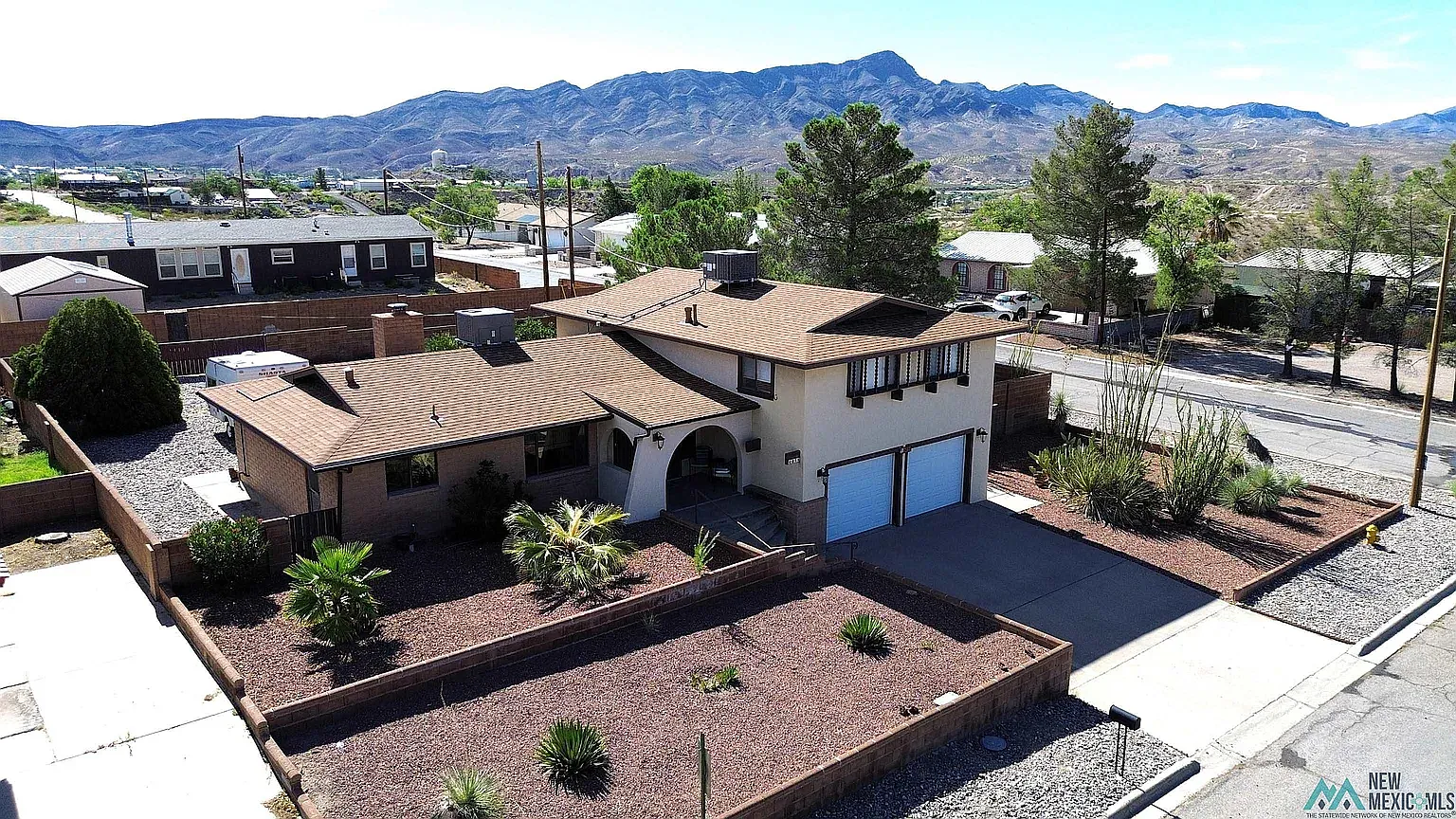 3 bed, 2088 sqft, $2,100 — Photo 4