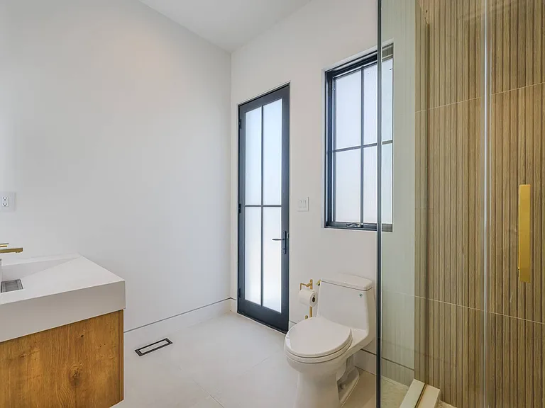 779 Noyack Rd — Photo 17