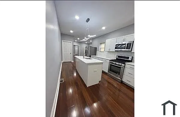 2311 W Lehigh Ave — Photo 3