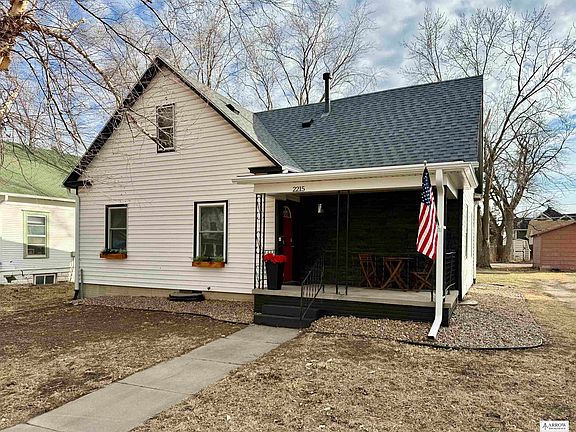 2nd image of 2215 Holdrege St