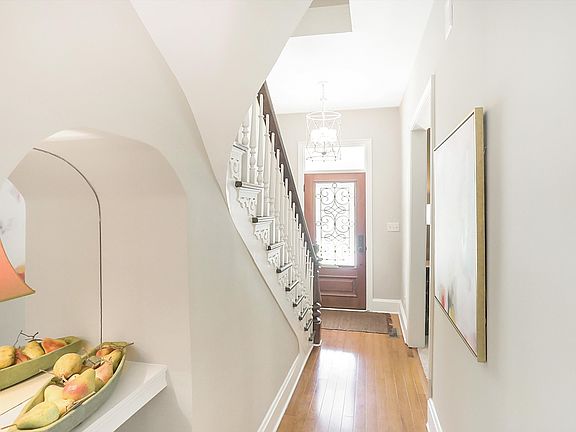5th image of 526 N Union St