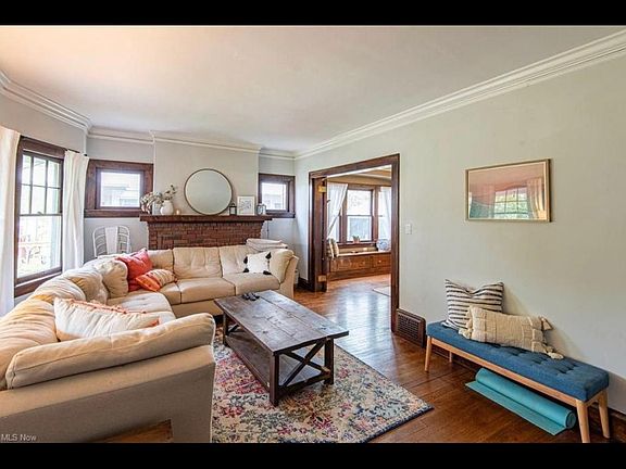 3rd image of 1293 Donald Ave #1