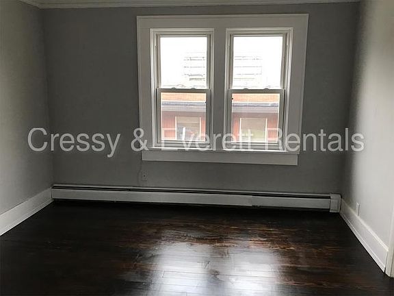 3rd image of 2624 S Michigan St