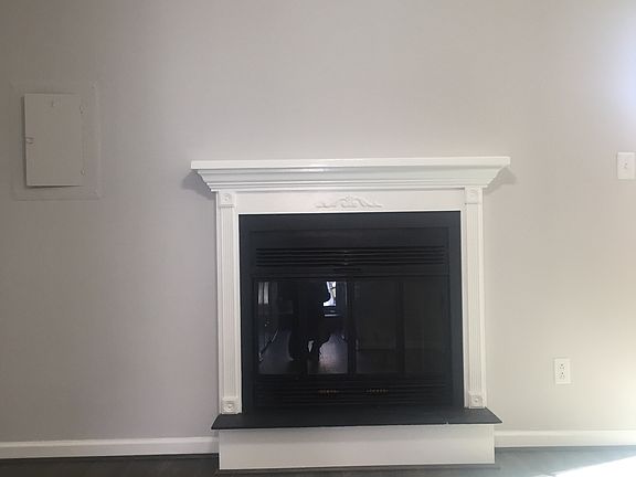 Newly Renovated Fireplace!