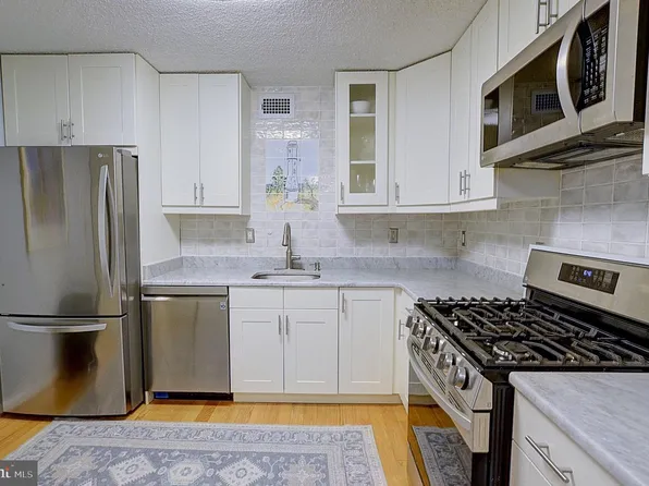 5225 Pooks Hill Rd APT 424N, Bethesda, MD 20814