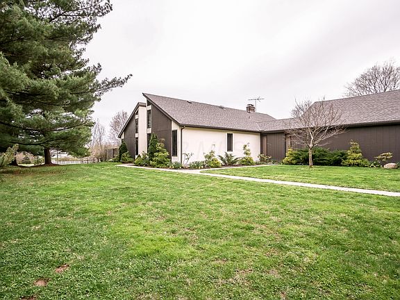 3rd image of 1325 Bloomwood Dr NW