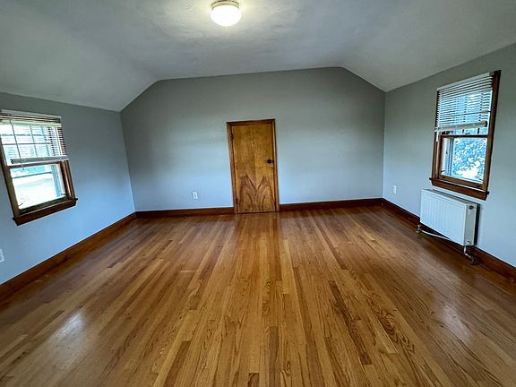 3rd image of 174 Russell St