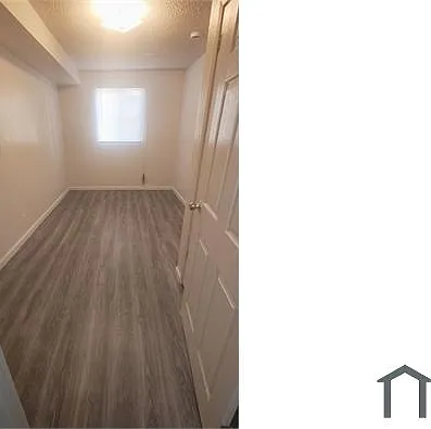 861 W 42nd Pl — Photo 16