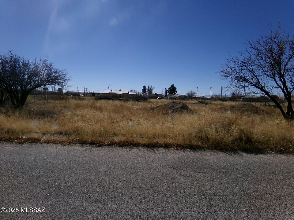2nd image of W Teeling Ln