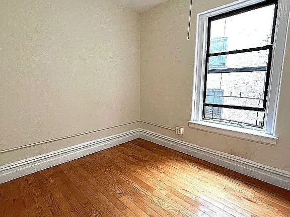 4th image of 515 W 184th St #12