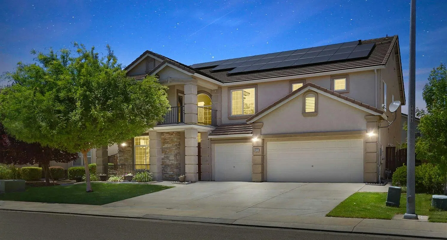 10231 Reflection Lane — Photo 1