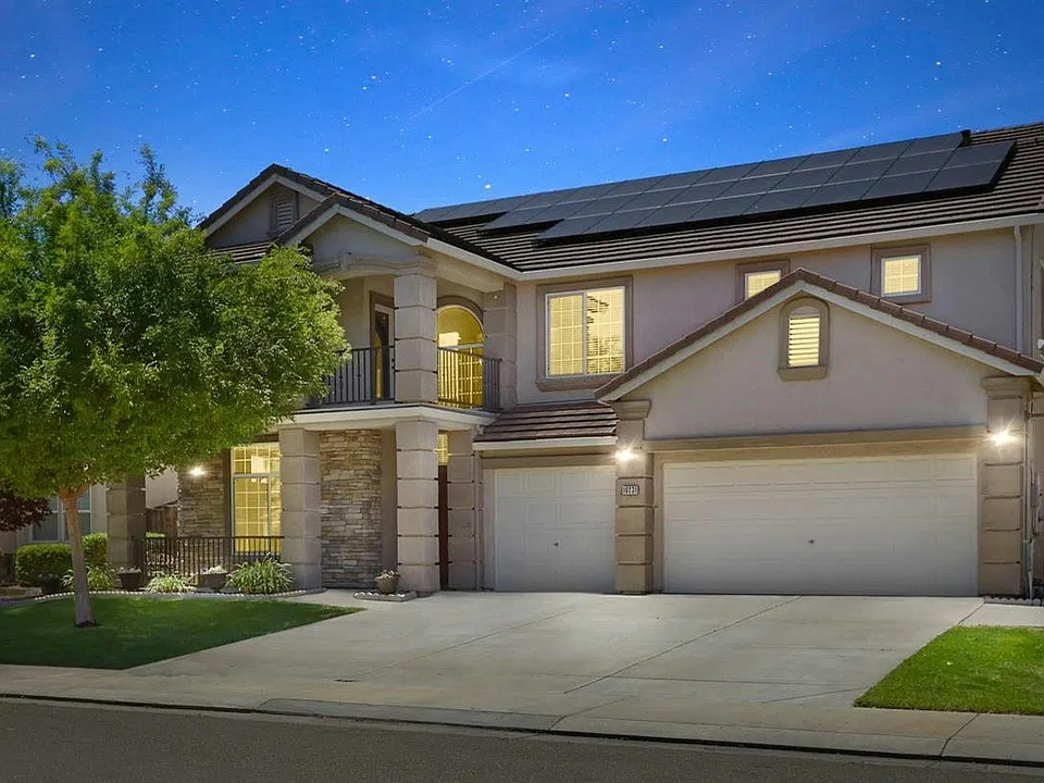 10231 Reflection Ln