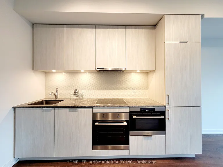 158 Front St E #623 — Photo 12