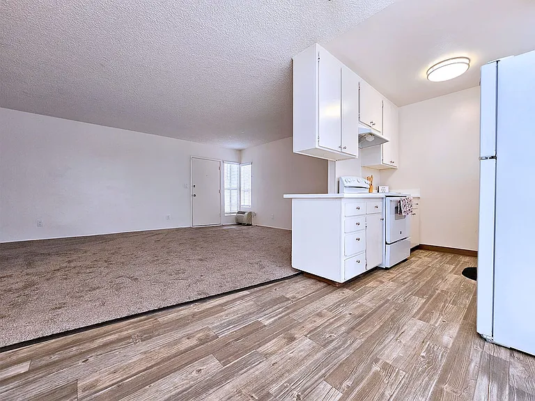Westwood Apartments — Photo 3