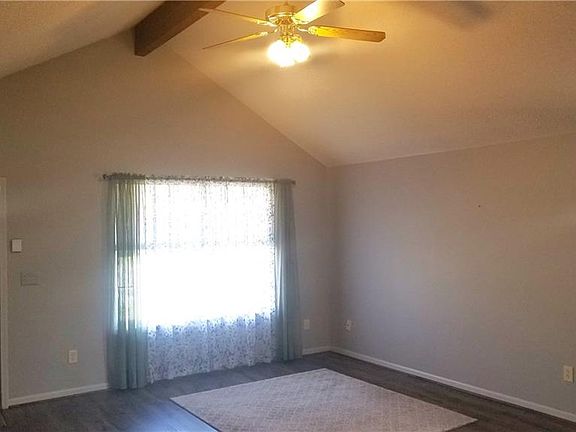 3rd image of 213 Blue Branch Cir
