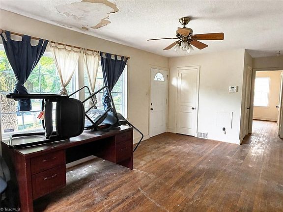 5th image of 1212 Portland St
