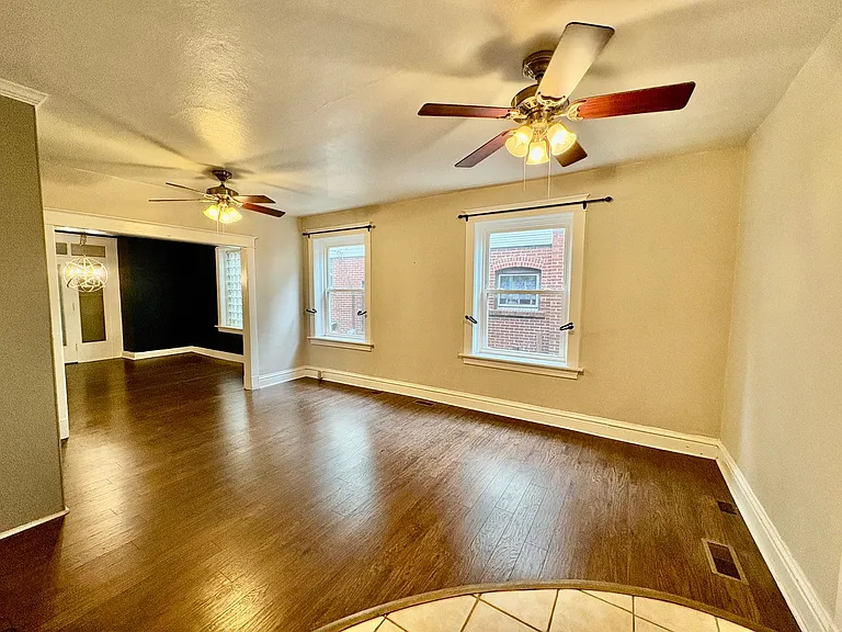 1912 McCausland Ave — Photo 4