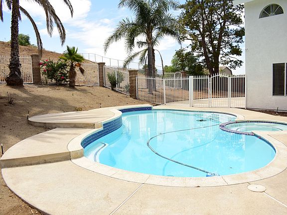 5th image of 2220 Norco Dr