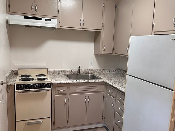 2nd image of 913 56th St APT 1
