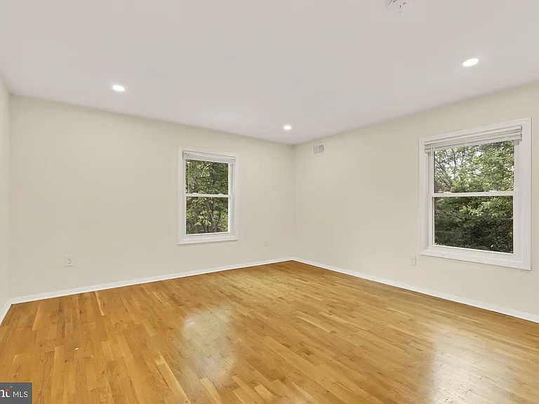 8416 Fox Run — Photo 36