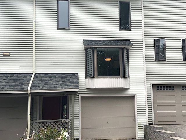 2nd image of 25 Bucks Hill Rd
