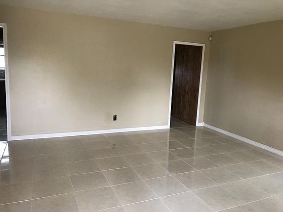 2nd image of 4609 Erie Dr