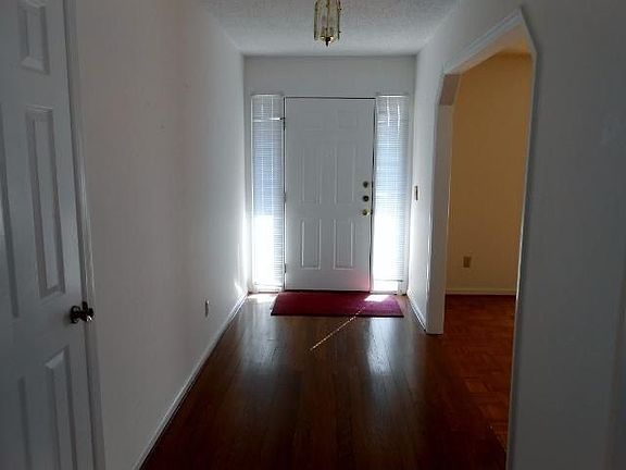 2nd image of 302 Candlewood Dr