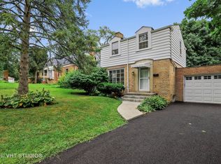604 Ardmore Ter, Libertyville, IL
