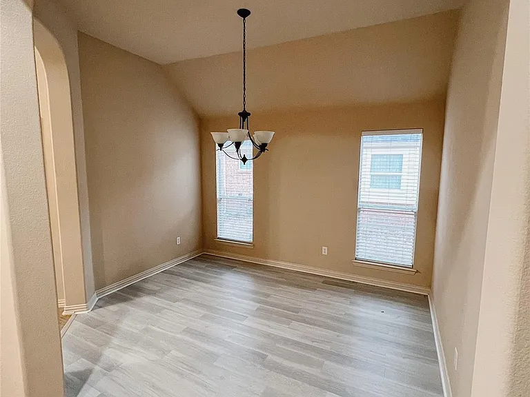 2798 Sparks Dr — Photo 17