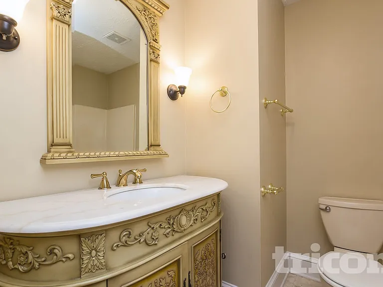 6583 Oakwood Dr — Photo 10