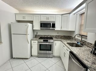 9370 SW 8th St, Boca Raton, FL 33428