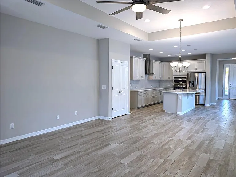 8545 Cache Dr — Photo 6