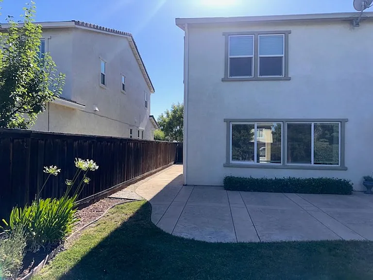 18281 Parkside Ct — Photo 22