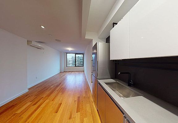 3rd image of 123 Melrose St APT 330