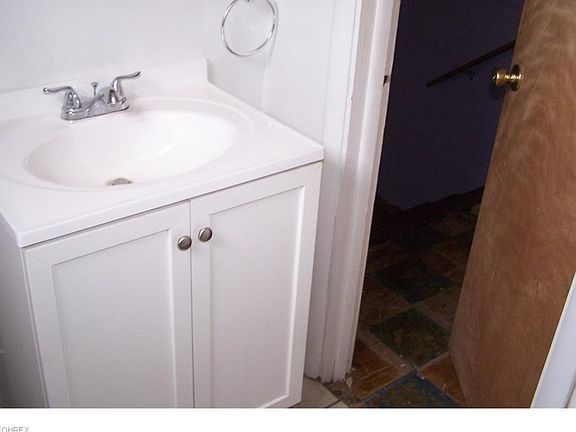 3rd image of 39 Park St